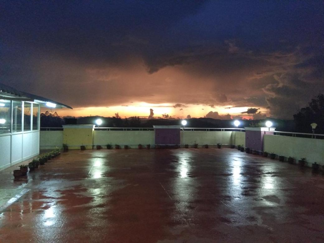 Mmr Holiday Inn Ooty Dış mekan fotoğraf